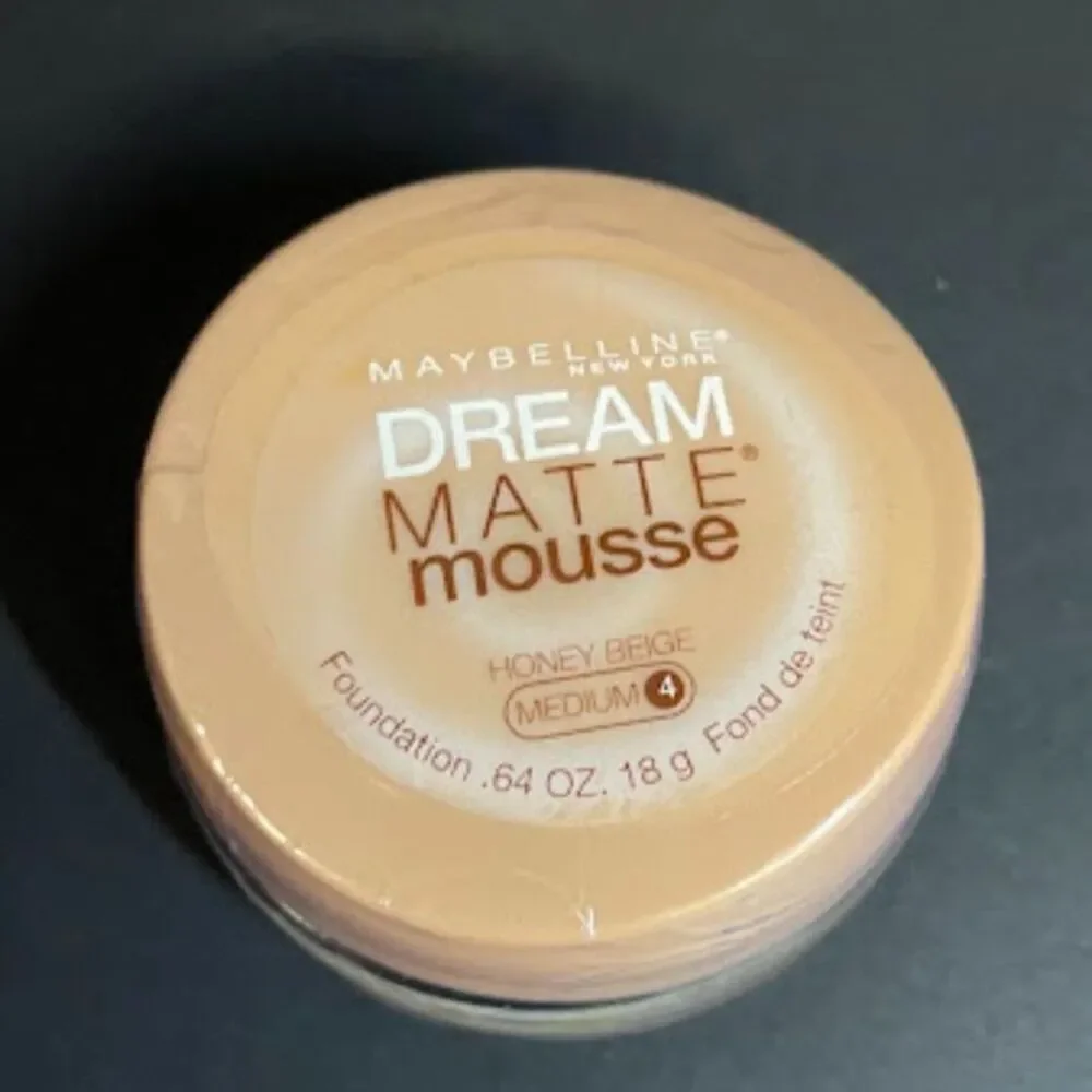 Maybelline Dream Matte Mousse Foundation Medium 4: Honey Beige 0.64oz